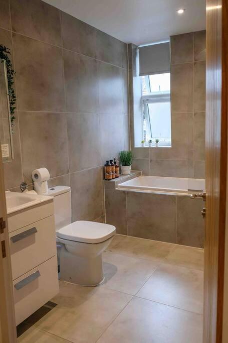 Garden Of Eden 1 Bedroom Flat In Fishponds Bristol Exterior foto