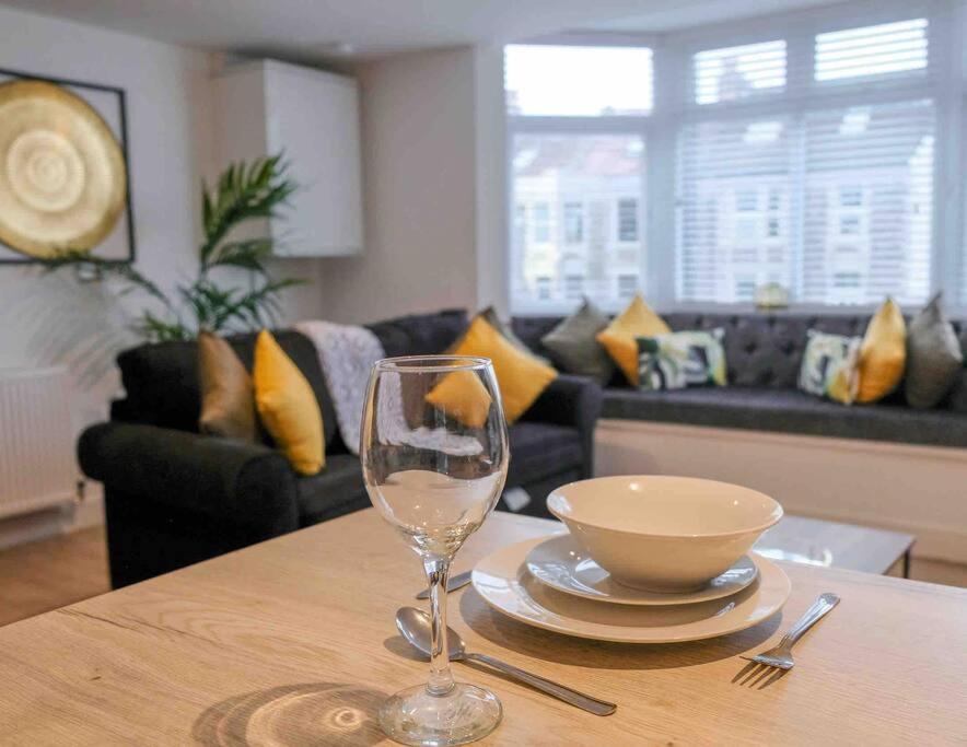 Garden Of Eden 1 Bedroom Flat In Fishponds Bristol Exterior foto
